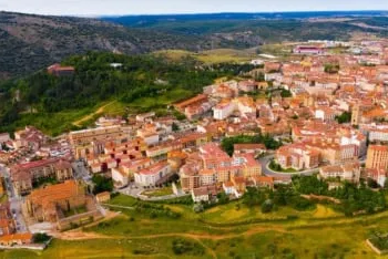 ¿Te gustaría tener vivienda gratuita, empleo y una nueva vida tranquila en las recónditas montañas europeas? - TyC Sports