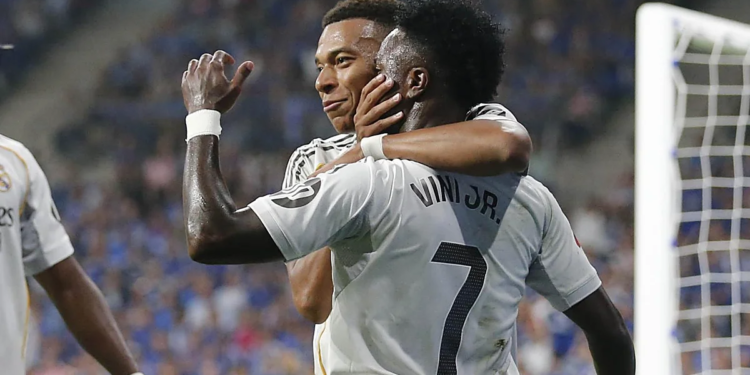 Nueva “ley Vinícius”: Este es el castigo para cada futbolista que se tape la boca al hablar con un rival - Foto: ABC