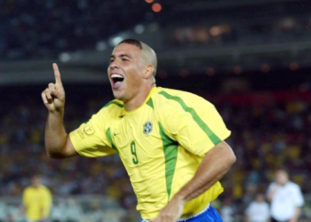 A sus 49 años, Ronaldo Fenómeno anuncia su regreso al deporte para participar en un torneo mundial - Foto: Youtube
