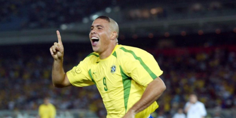 A sus 49 años, Ronaldo Fenómeno anuncia su regreso al deporte para participar en un torneo mundial - Foto: Youtube