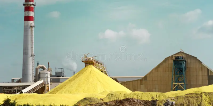 País vecino toma la delantera con una fábrica que produce 1.000 toneladas de azufre al día - Foto: Dreamstime