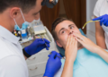 Gobierno confirma auxilio en Chile para todos los que quieren tratar sus dientes - Foto: Freepik