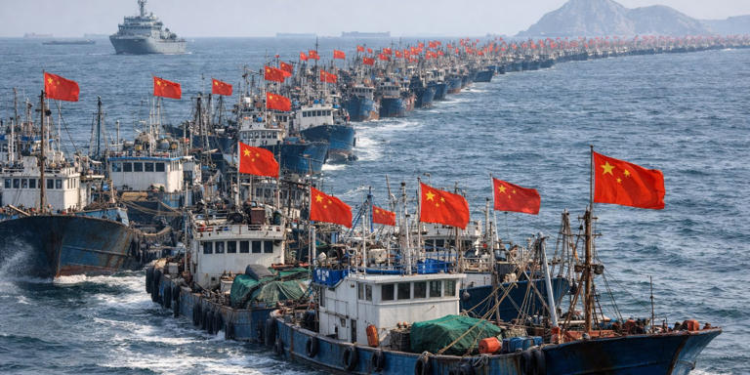 China movilizó 1.400 barcos de pesca para crear una barrera artificial de 200 millas y así salvar un glaciar - Foto: MSN