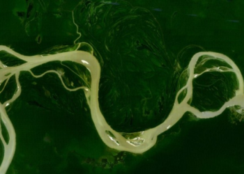 Brasileño recorrió en moto más de 5 mil metros de altura en Perú para descubrir el verdadero origen del río más grande del mundo - Fundación Aquae