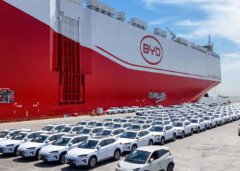 El barco más grande del mundo mide 230 metros de largo, 40 de altura y puede transportar más de 10 mil autos al mismo tiempo - Foto: Diario Uno