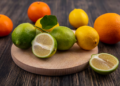 Cáscara de limón, cáscara de naranja y clavo de olor: para qué sirve esta mezcla y por qué deberías usarla siempre en tu baño - Foto: Freepik
