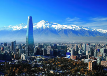 Gobierno confirma beneficio en Chile tras el aumento de los combustibles - Foto: Freepik