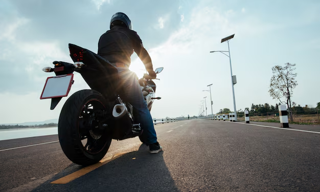 Nueva regla ya está en vigor en Chile y prohíbe la circulación de motocicletas en estos lugares - Foto: Freepik