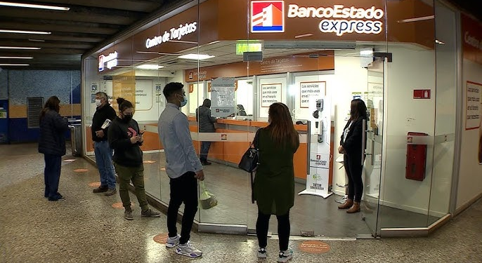 BancoEstado confirma que hay chilenos con dinero olvidado en cuentas listo para ser retirado - Foto: Youtube