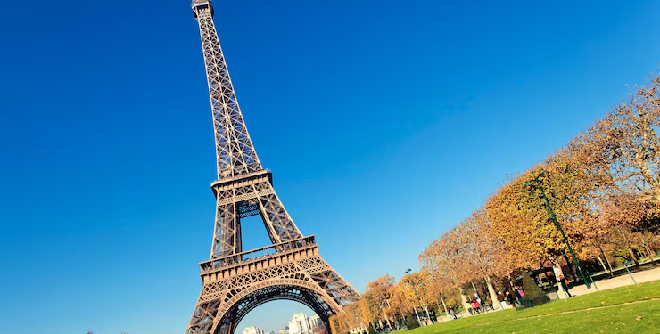 Fragmento de la Torre Eiffel fue vendido en una subasta por cerca de US$ 460 mil - Foto: Freepik