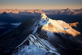 El hombre de 52 años que escaló los 8.849 metros del Monte Everest por vigésima vez - Foto: Magnific