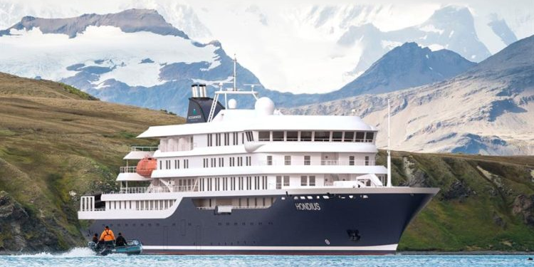 Tras brote de virus en crucero, el barco es impedido de atracar en Cabo Verde y podría desembarcar en este país - Foto: Biobiochile