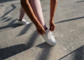 Los especialistas coinciden: caminar todos los días es mejor que correr tres veces por semana - Foto: Freepik