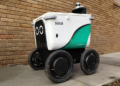 Robots ya están realizando entregas en esta ciudad y la escena llama la atención de quienes pasan por la calle - Foto: Dreamstime