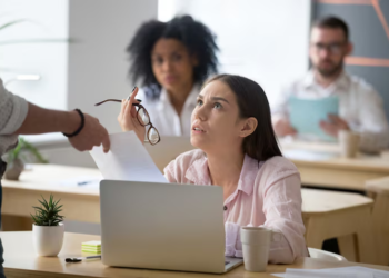 ¿Feliz Día del Trabajador? En los próximos 10 años, la IA destruirá más de 3 millones de empleos - Foto: Freepik