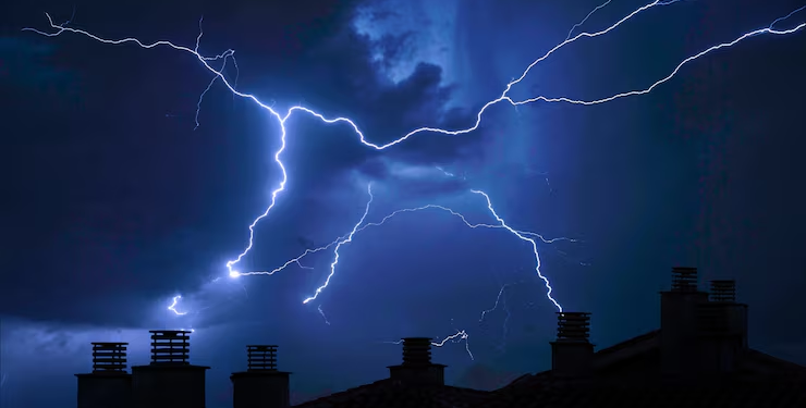 ¿Qué regiones de Chile deben activar la alerta climática por tormentas eléctricas, viento y lluvia? - Foto: Freepik