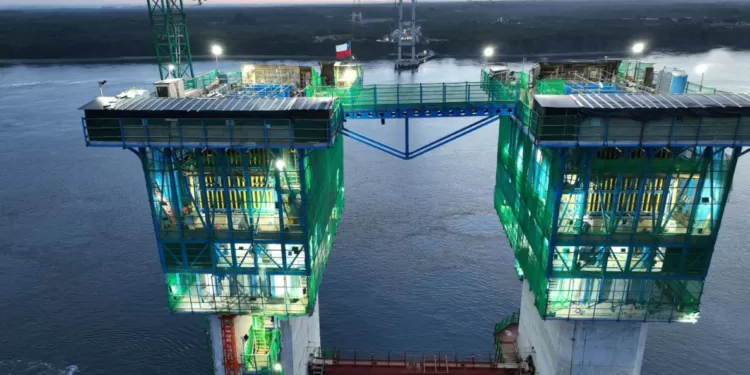 Puente de 2.750 metros en Chile desafía vientos y corrientes y quedará a más de 200 metros sobre el nivel del mar - Foto: BBCL