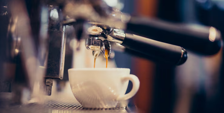 Beber café todos los días ayuda a reducir los niveles de estrés y los síntomas depresivos, revela estudio - Foto: Freepik