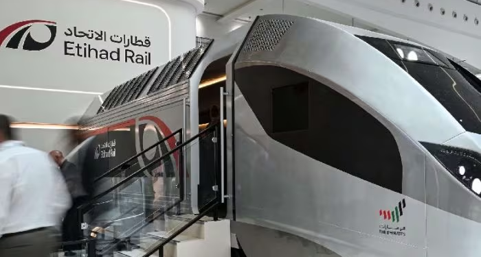 Emiratos Árabes decide invertir una fortuna en la construcción de un sistema ferroviario en este país - Foto: Revista Foco
