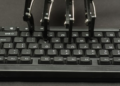Tardé mucho en entender por qué los teclados no están organizados en orden alfabético - Foto: Magnific