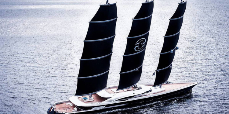 Jeff Bezos pone a la venta el yate más grande del mundo por 500 millones de dólares - Foto: Marca